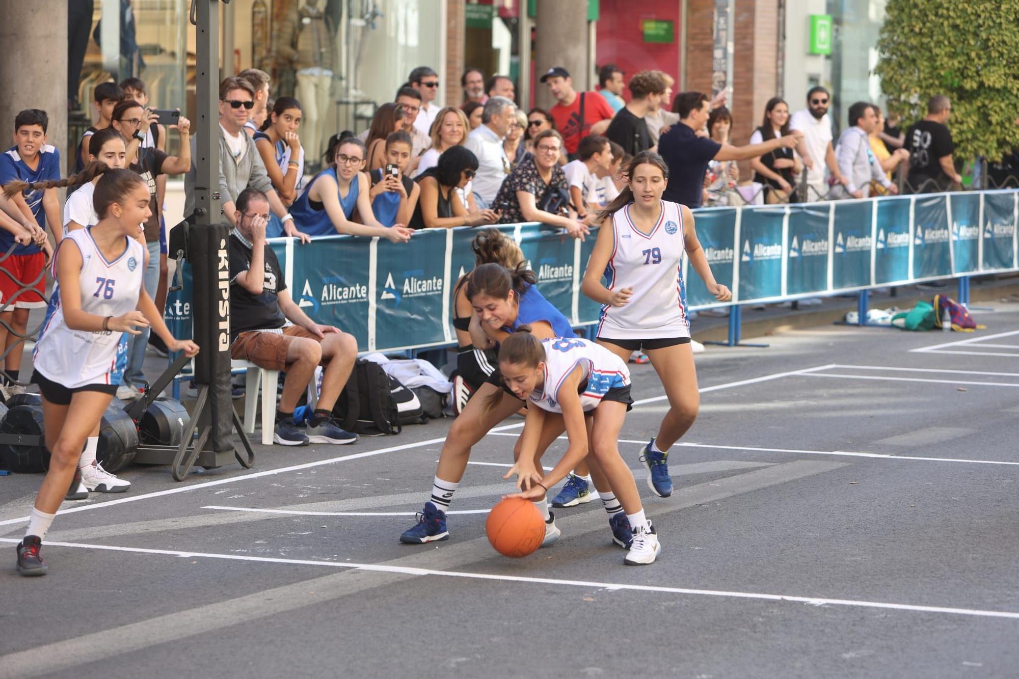 Evento del Torneo de Baloncesto en la avenida Maisonnave