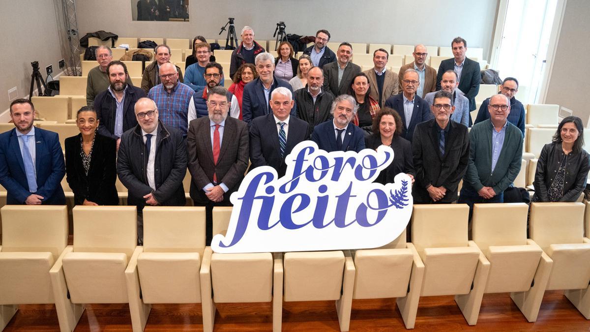 Foto familia de los fundadores de Foro Fieito