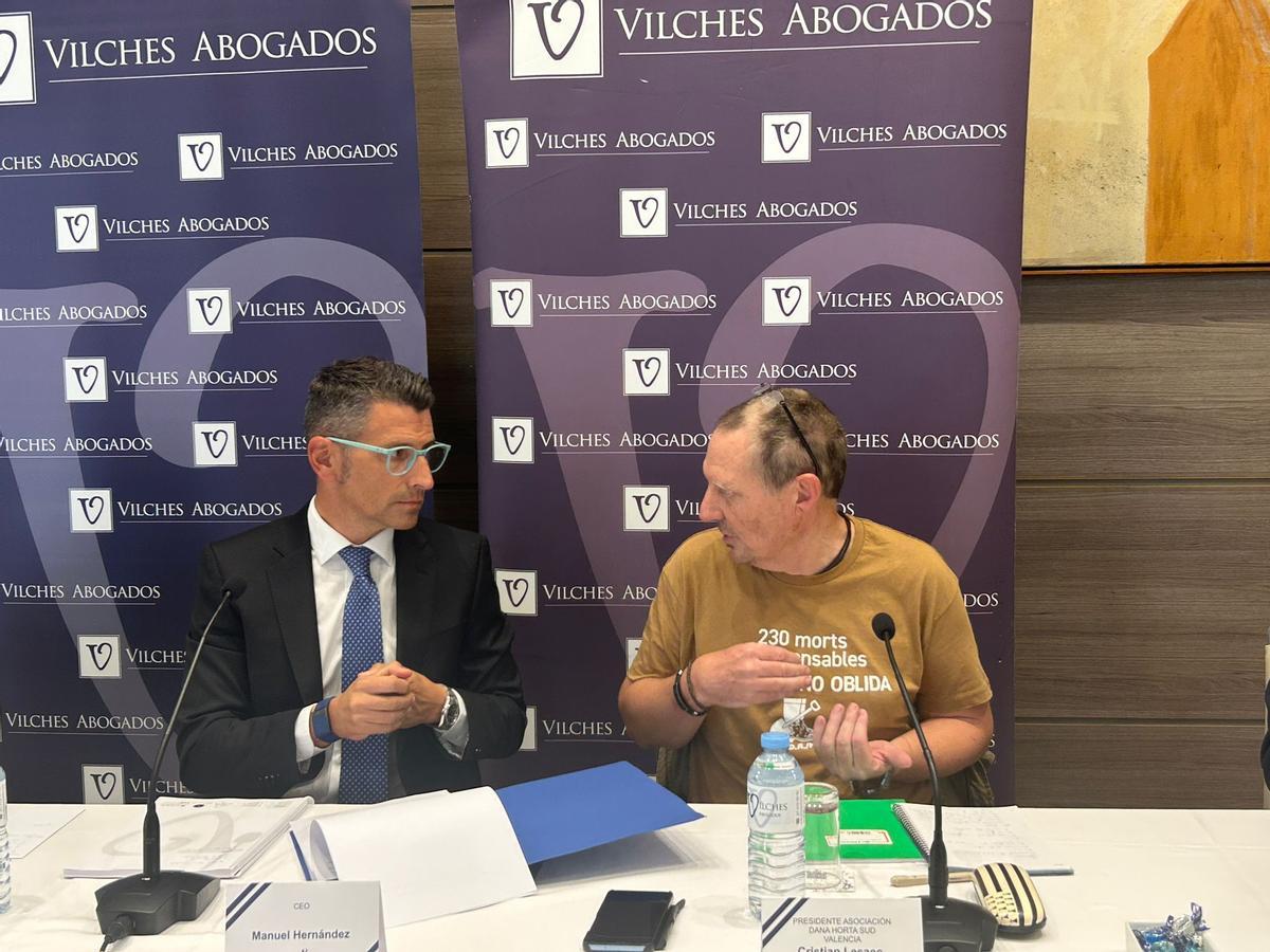 Christian Lesaec con el abogado Manuel Hernández de Vilches Abogados