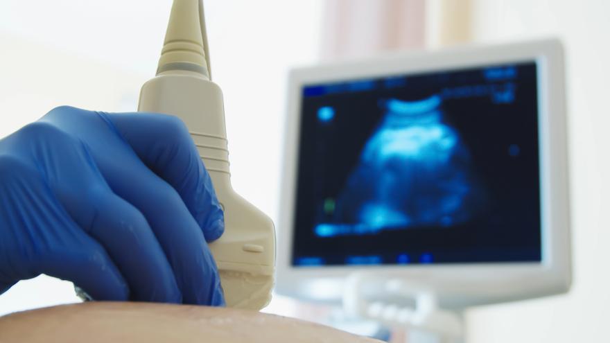 El Sergas licita por casi 1,4 millones la práctica de abortos en clínicas privadas ante &quot;su incremento&quot;
