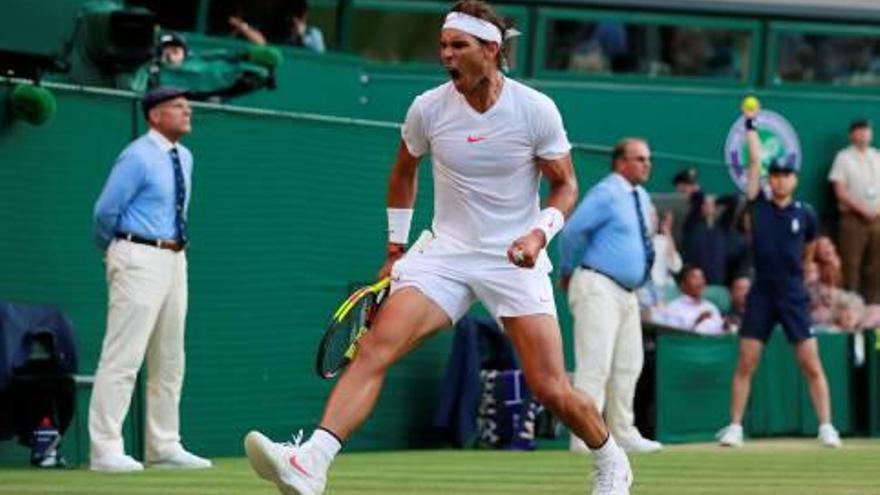 Rafa Nadal celebra con un gesto de rabia su gran remontada ante Del Potro.