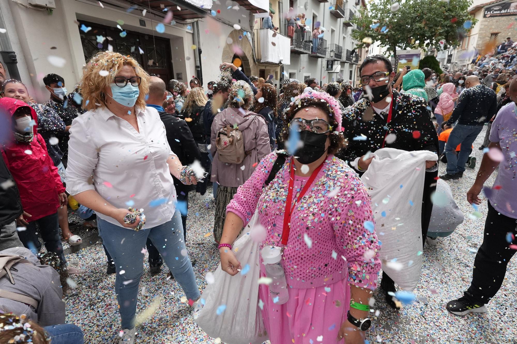 Búscate en el desfile de carrozas y disfraces de l'Anunci de Morella