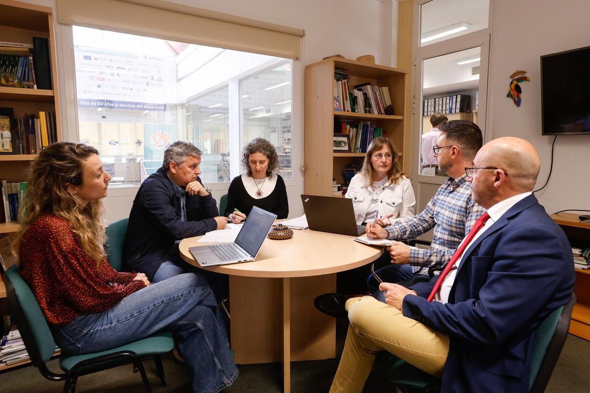 Reunión del equipo de Fundación ETEA.