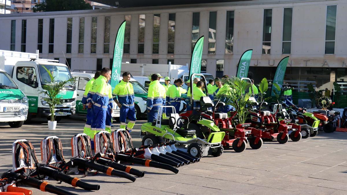 Presentación en el Ayuntamiento de Benidorm de la maquinaria para parques y jardines.
