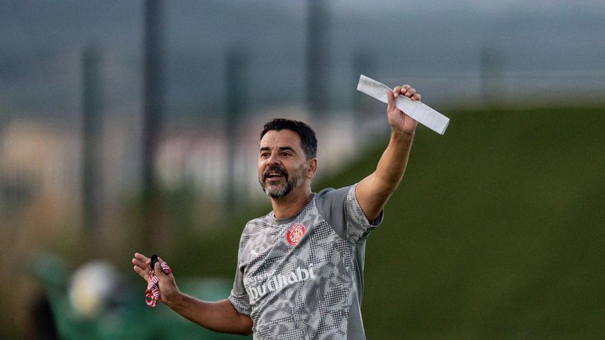 Míchel fa autocrítica i preveu &quot;entre quatre i sis fitxatges; no pas més&quot;