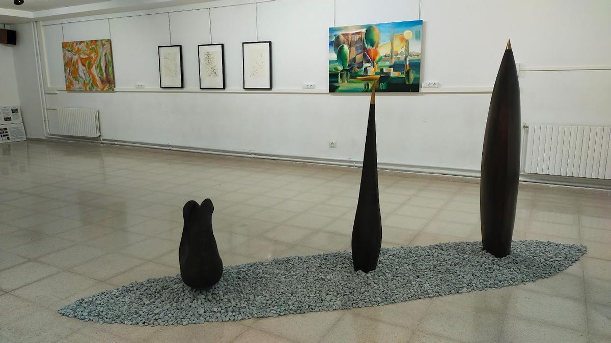 El IES Jerónimo Zurita presenta una exposición que conecta la práctica artística contemporánea con el ámbito educativo y el entorno