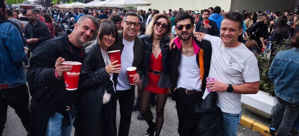 Por la izquierda, Jota Pinto, Clara Buergo, Diego Panero, Idoia Castellanos, Diego Carrera y Alberto Berguño, ayer, en el recinto Luis Adaro. | ORIOL LÓPEZ