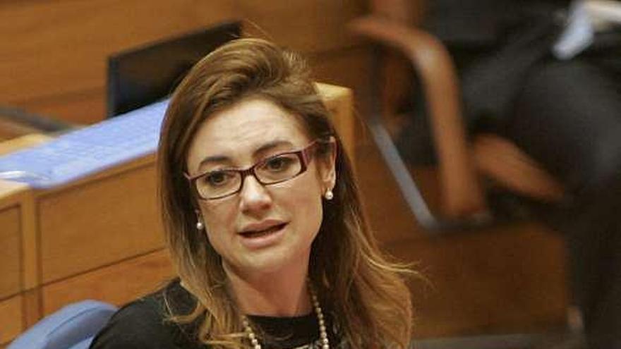 La conselleira Marta Fernández en el Parlamento. / tucho valdés