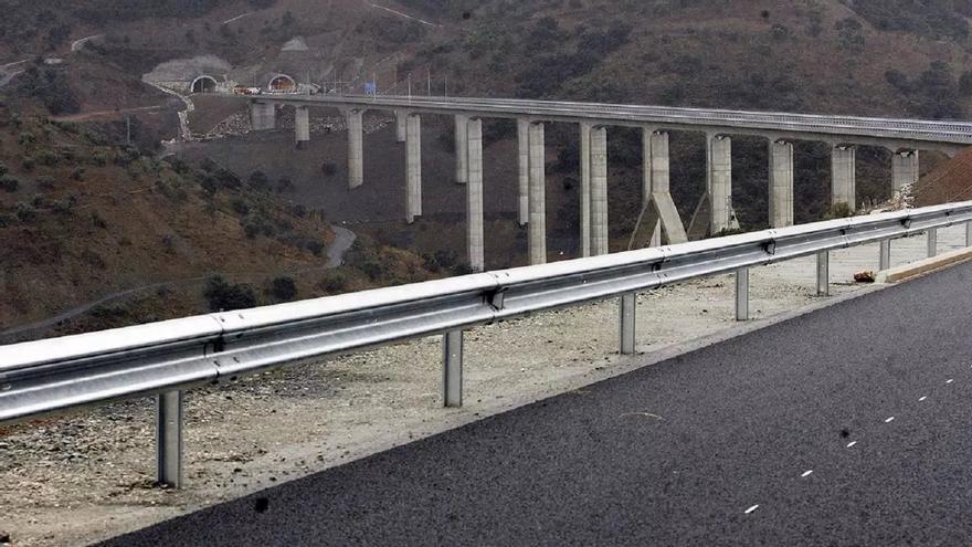 Un conductor kamikaze causa cinco heridos en una autopista de Málaga