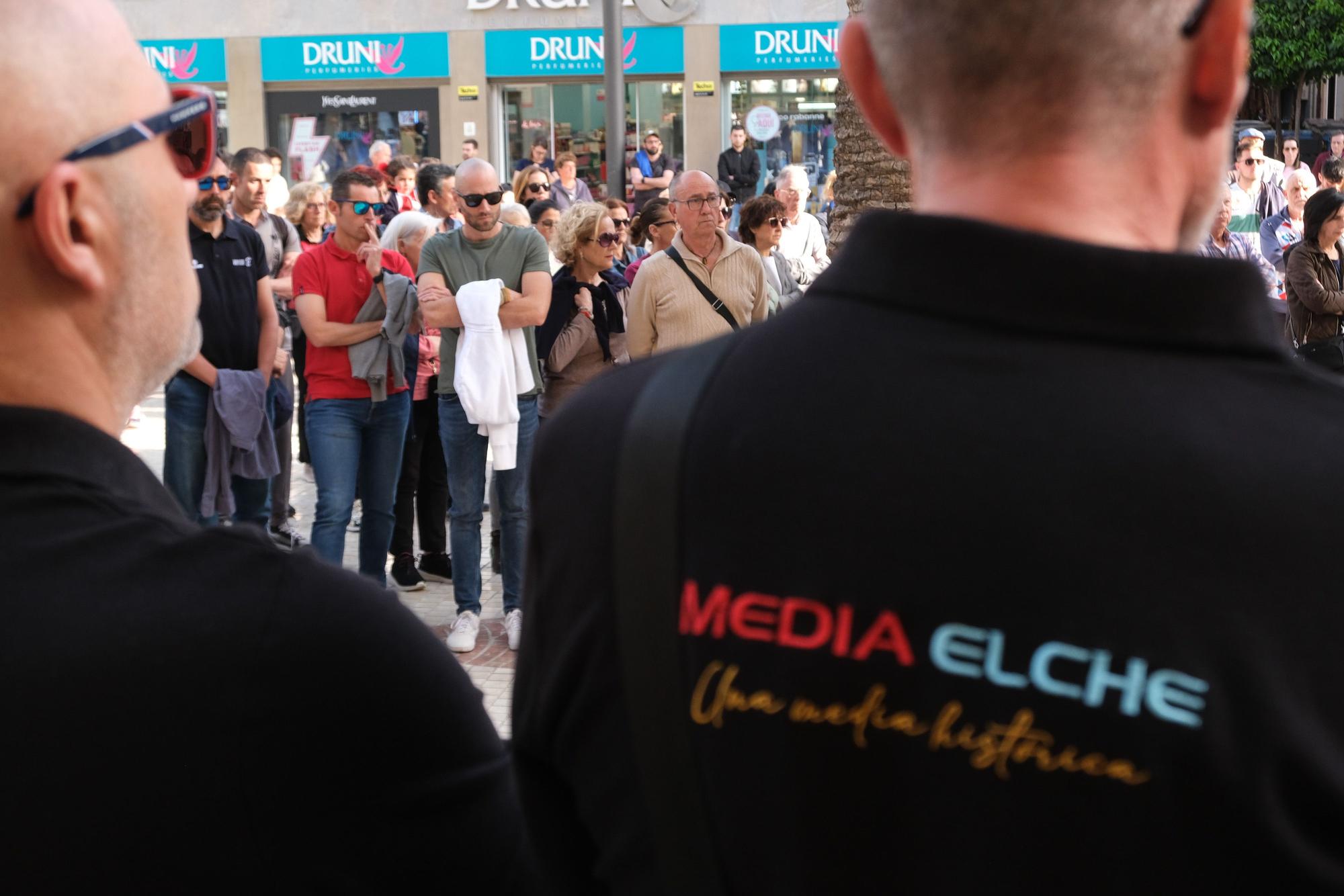 Elche rinde homenaje al joven fallecido en la Media Maratón