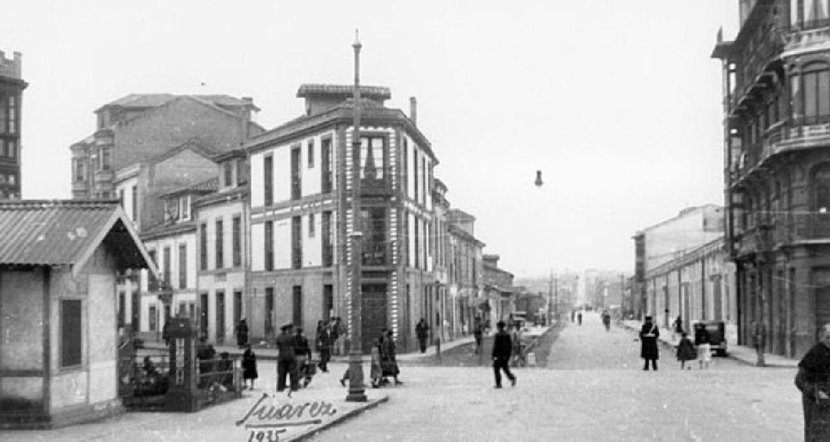 Jueves de Comadres 1924 | MUSÉU DEL PUEBLU D’ASTURIES, COLECCIÓN DE CONSTANTINO SUÁREZ.