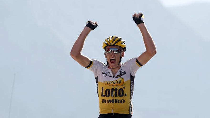 El ciclista holandés Robert Geesink del equipo Lotto Jumbo, en la meta.