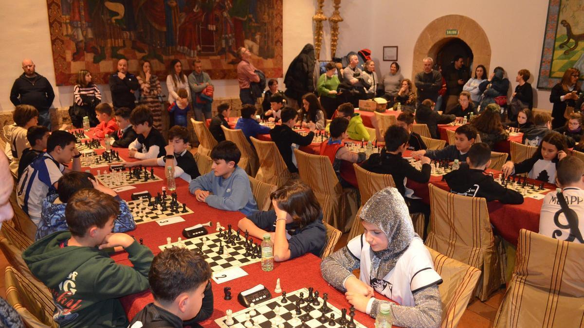 GALERÍA | El III Torneo Infantil de Ajedrez del Carnaval de Benavente, en imágenes