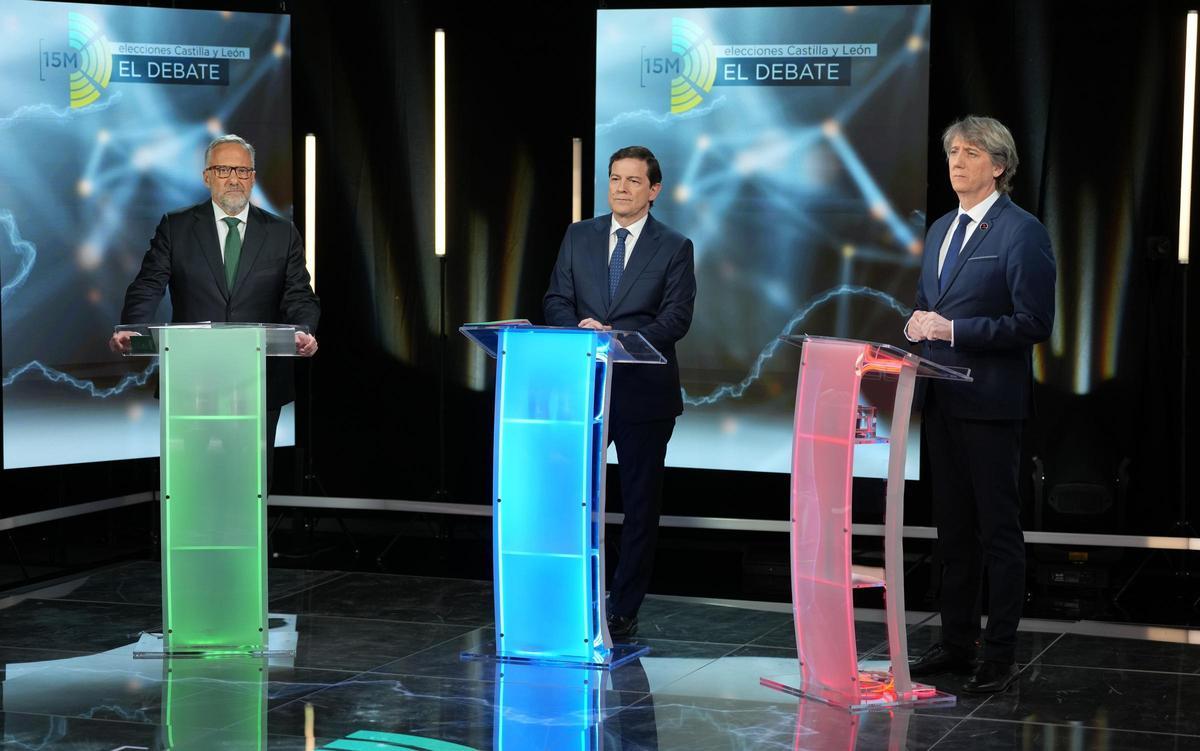 De izquierda a derecha: Carlos Pollán (Vox), Alfonso Fernández Mañueco (PP), Carlos Martínez (PSOE), en el segundo debate electoral.