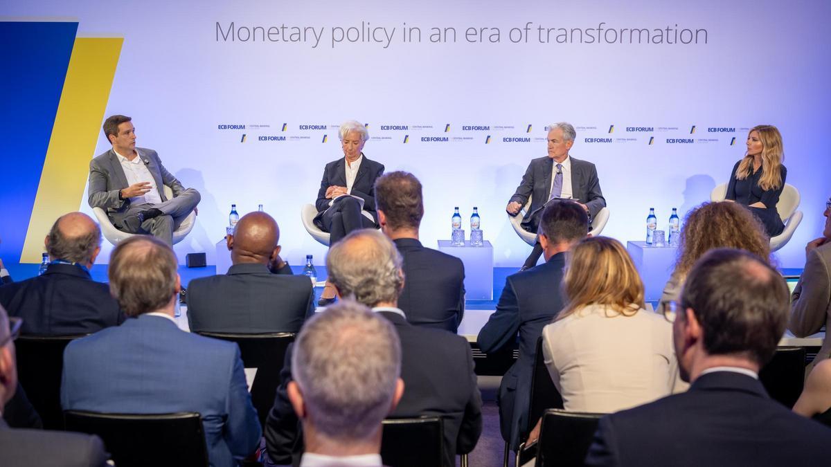 La presidenta del BCE, Christine Lagarde, junto al presidente de la Fed, Jerome Powell, en Sintra.