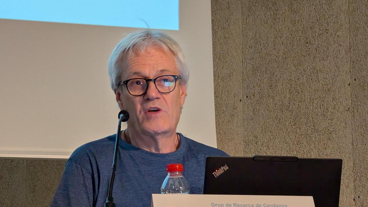 Manel Figuera en la presentació a Puigcerdà