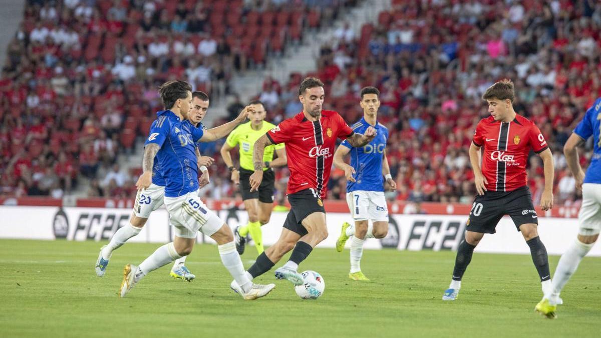 Darder, durante el partido contra el Oviedo de este noche en Son Moix