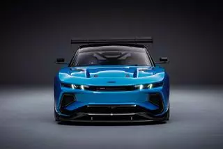 Jensen vuelve a rodar medio siglo después con un V8 de 960 CV