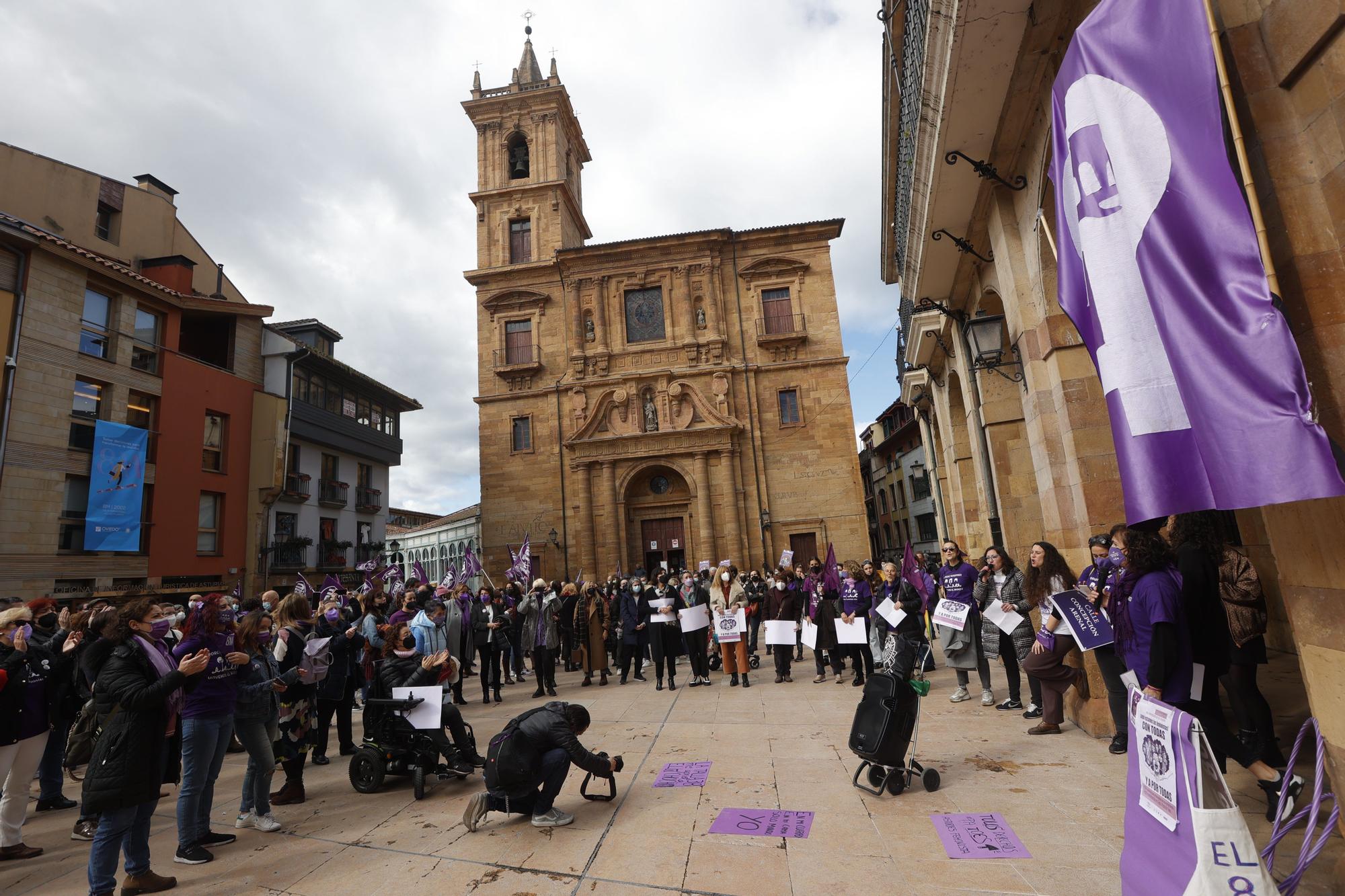 EN IMÁGENES: Así se vivió el Día de la Mujer (8M) en Oviedo