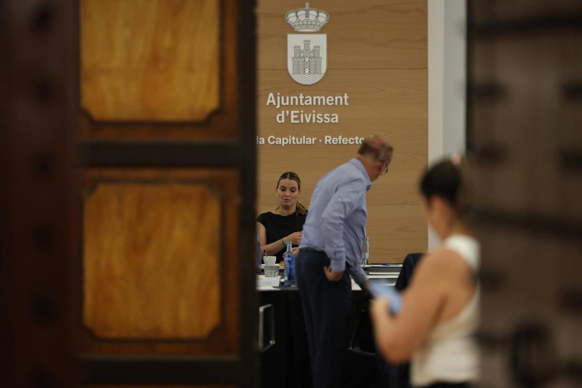 Todas las imágenes de la rueda de prensa en Ibiza de la presidenta del Govern, Marga Prohens