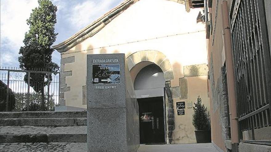 El Museo de los Escobazos cuelga la obra de la escuela local de pintura