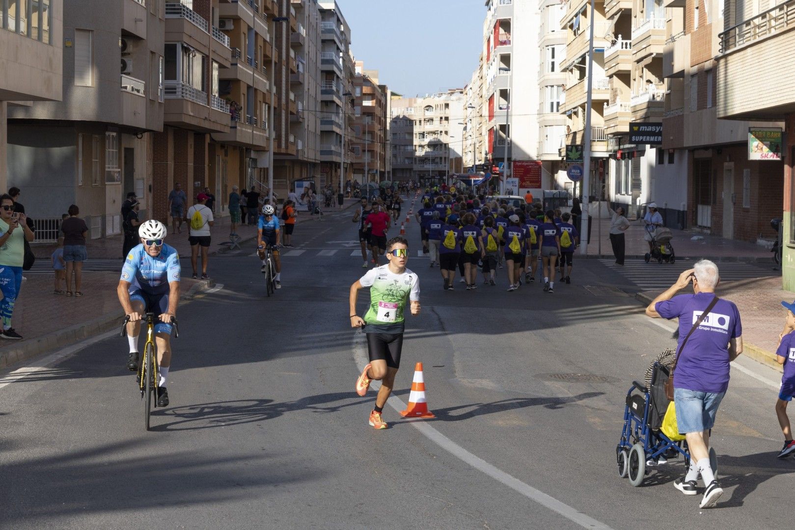 Así fue en imágenes una nueva edición de la carrera solidaria de AFA Torrevieja