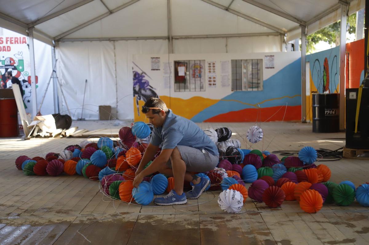 El desmontaje de la Feria 2026, en imágenes El desmontaje de la Feria 2026, en imágenes