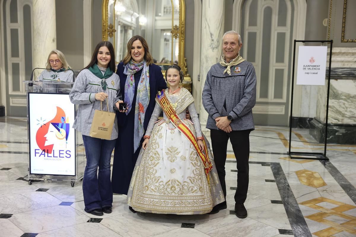 Catalá recibe a las Falleras Mayores Infantiles de Valéncia de la historia