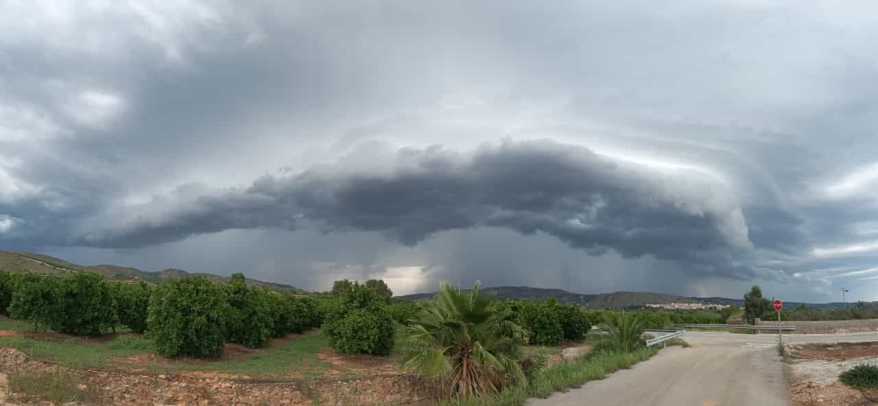 Las tormentas llegan a varios puntos de la C.Valenciana