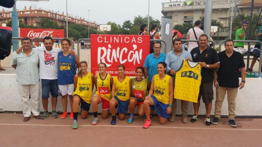 Clínicas Rincón continuará patrocinando al equipo femenino de baloncesto de Alhaurín de la Torre.