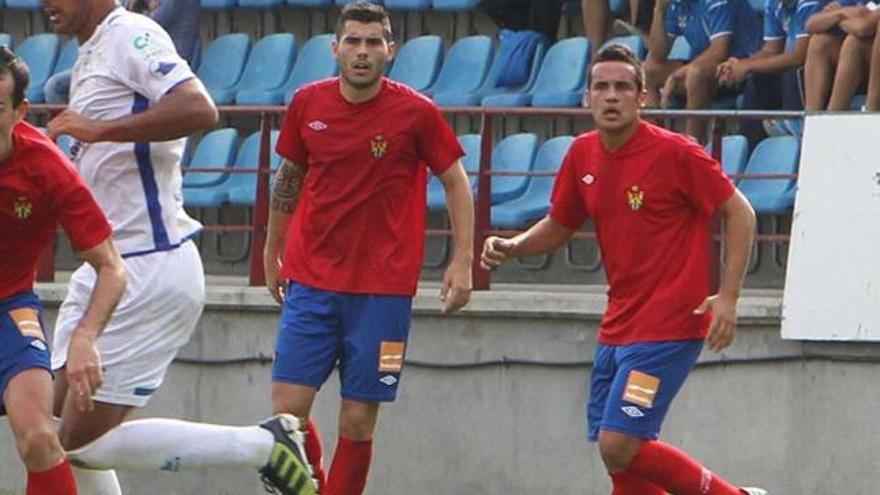 Álex Fernández y Alberto Campillo, dos que volverán a estar en el once títular. // Jesús Regal