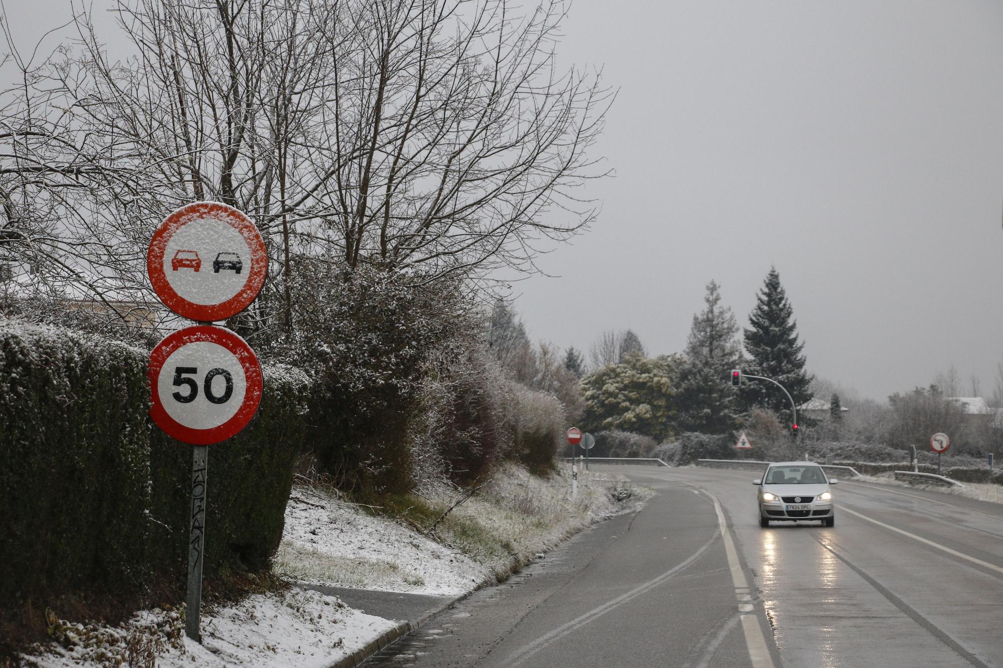 EN IMÁGENES: La borrasca Juliette lleva la nieve casi hasta la costa en Asturias