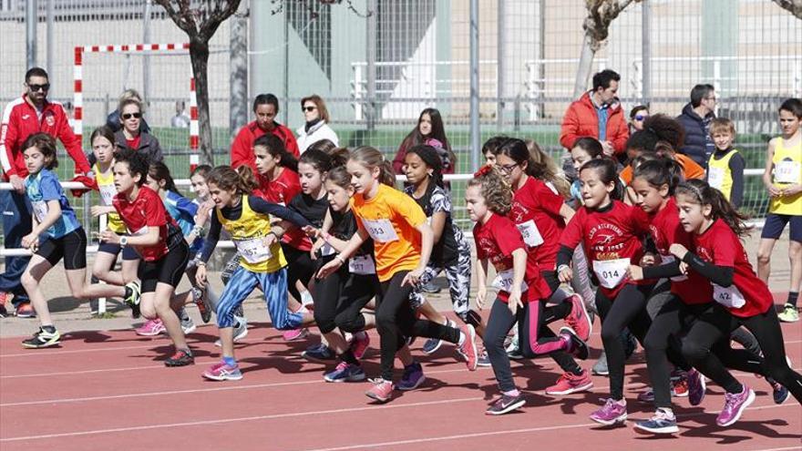 Más de 300 corredores en el Cross de San José