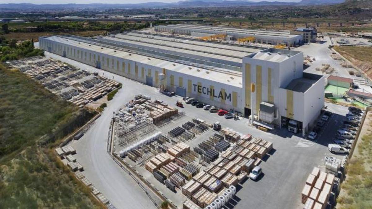 Vista aérea de la fábrica Techlam en Novelda (Alicante).