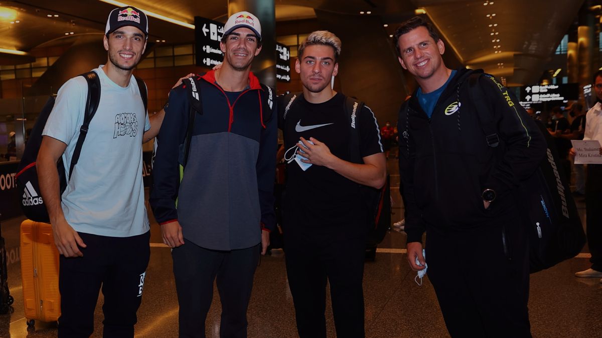 Galán, Lebrón, Di Nenno y Paquito  a su llegada a Doha