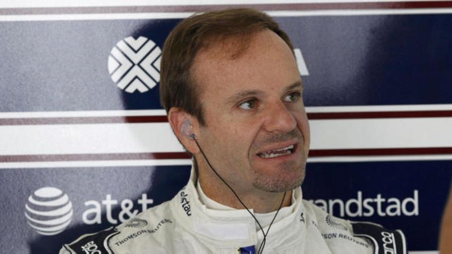 Extirpan un tumor del cuello a Rubens Barrichello