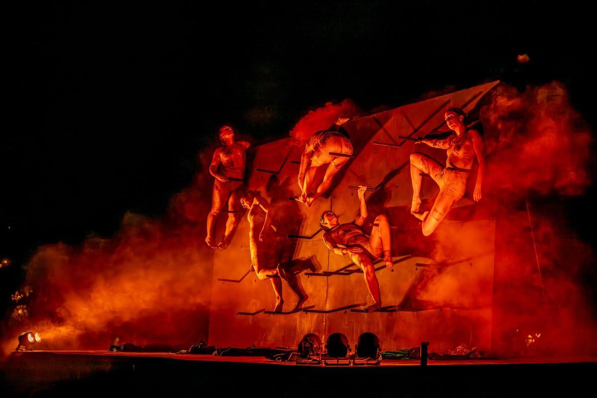 Un momento del espectáculo 'Carrer 024' de Sol Picó que se representará este domingo 23 de agosto en Sagunt a Escena.