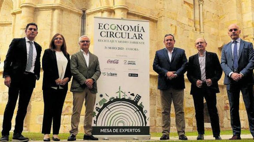 Asistentes y participantes de la jornada sobre Economía Circular, Reciclaje y Medio Ambiente celebrada en Zamora. | José Luis Fernández