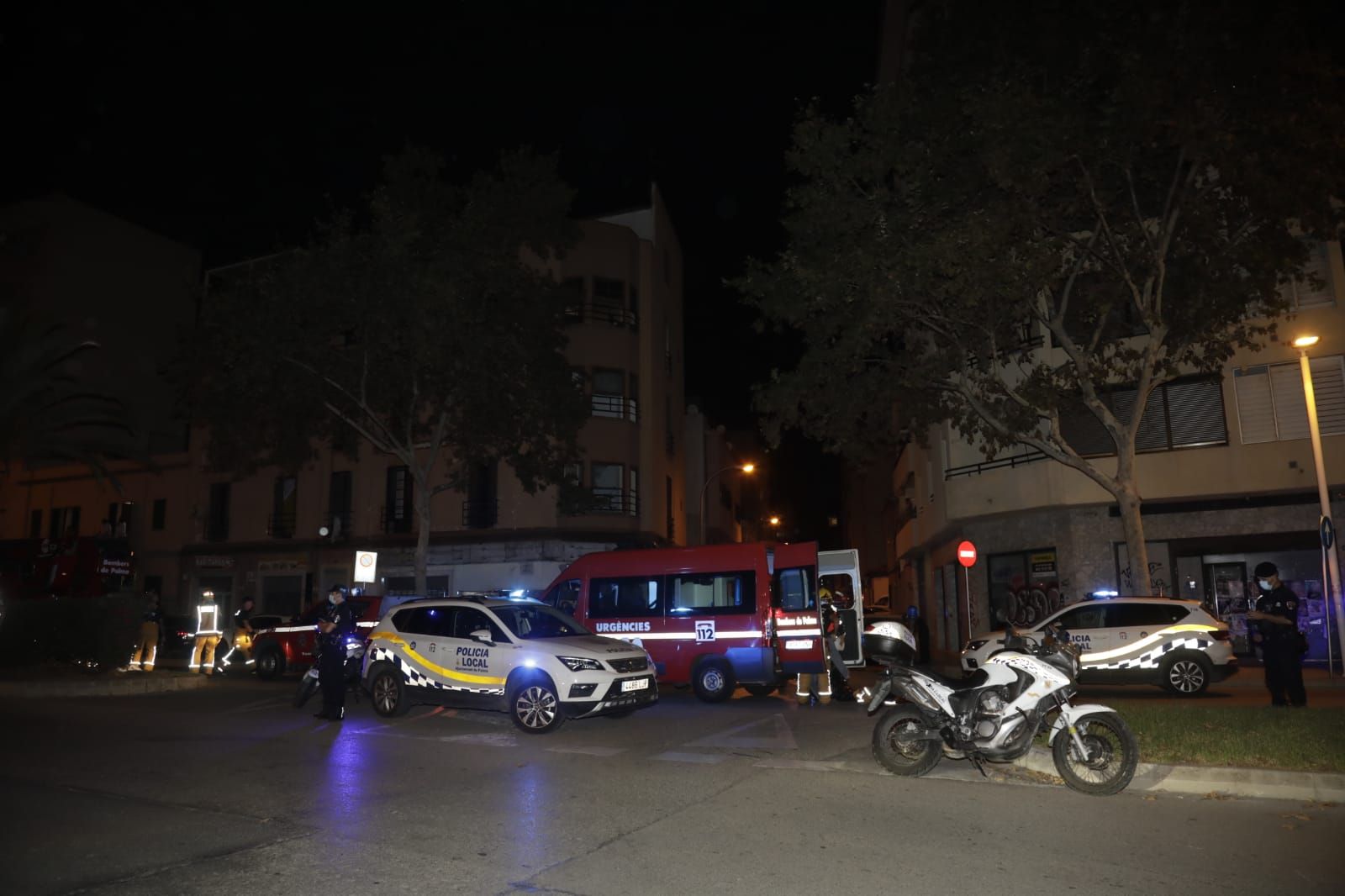 Arde un edificio okupado de la calle Manacor, en Palma