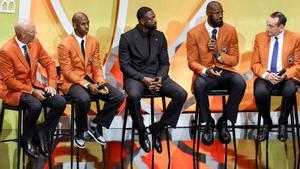 Jason Kidd, Chris Paul, Dwyane Wade, LeBron James and Mike Krzyzewski, em el escenario.