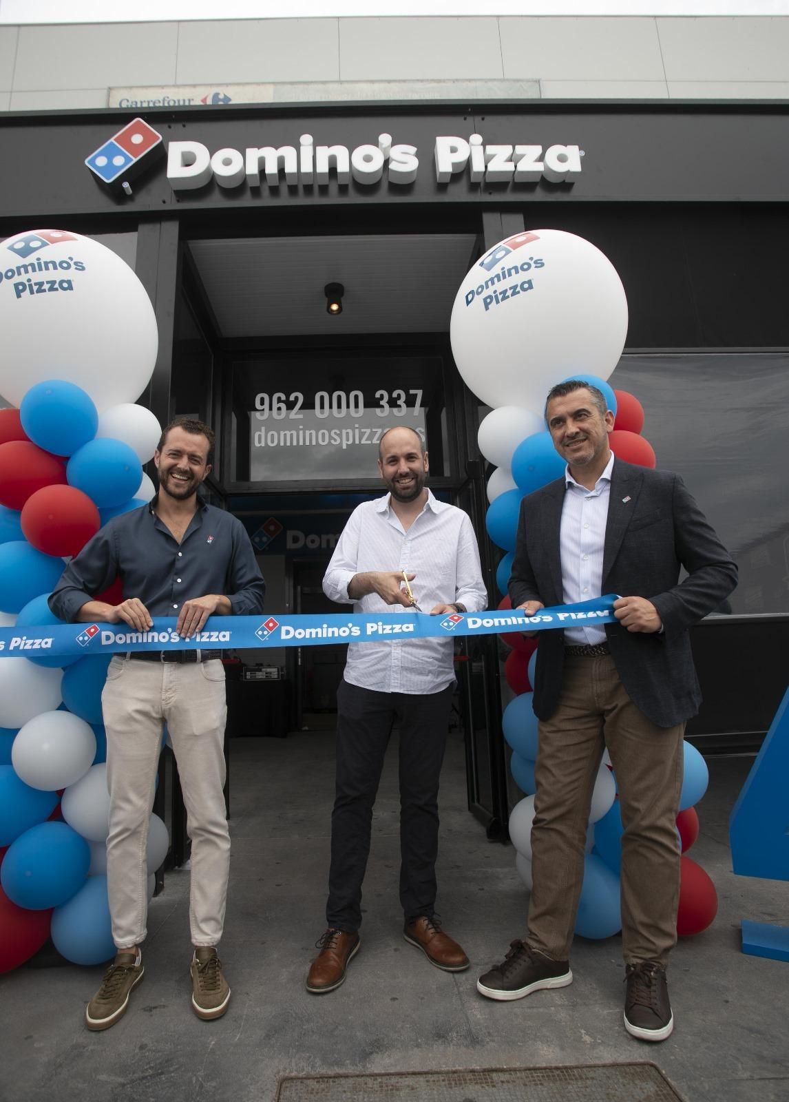 Inauguración de la nueva tiena de Domino's Pizza en València