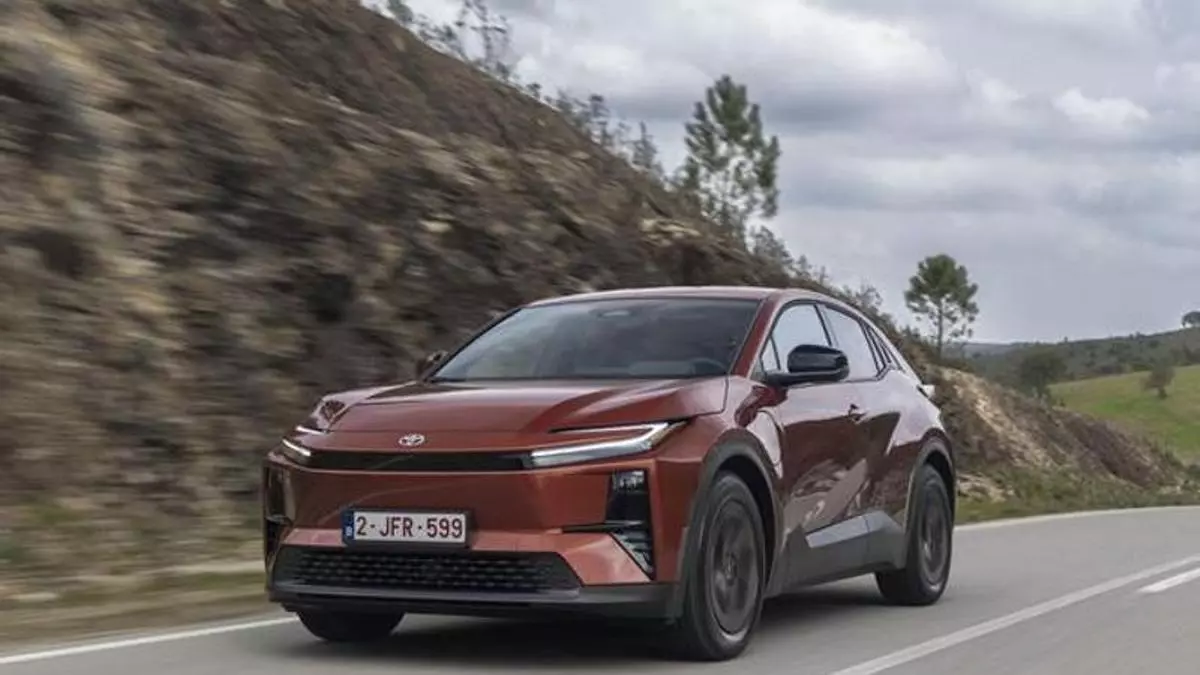 El Toyota C-HR ahora es eléctrico y puede ser tuyo por menos de 30.000 euros (con condiciones)