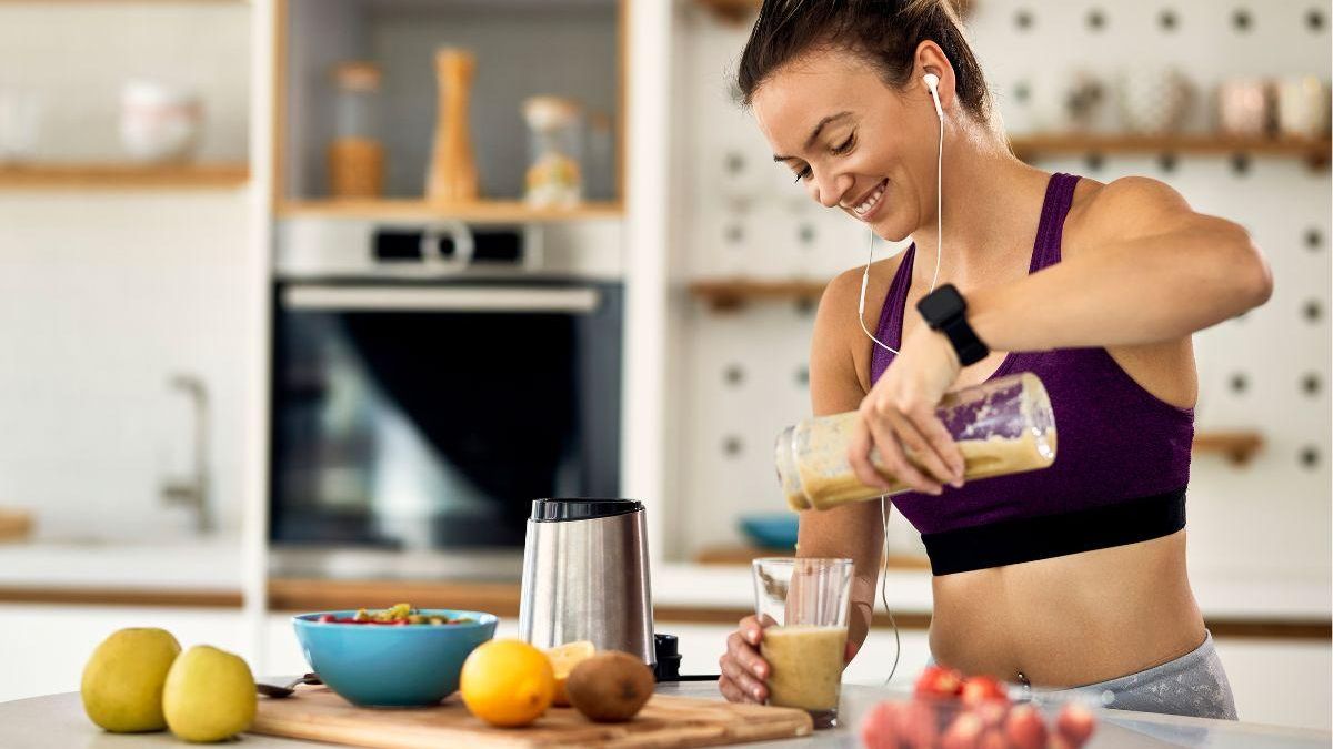 Complementa tus batidos con esta proteína en polvo para lucir un cuerpo sano y esbelto en la piscina