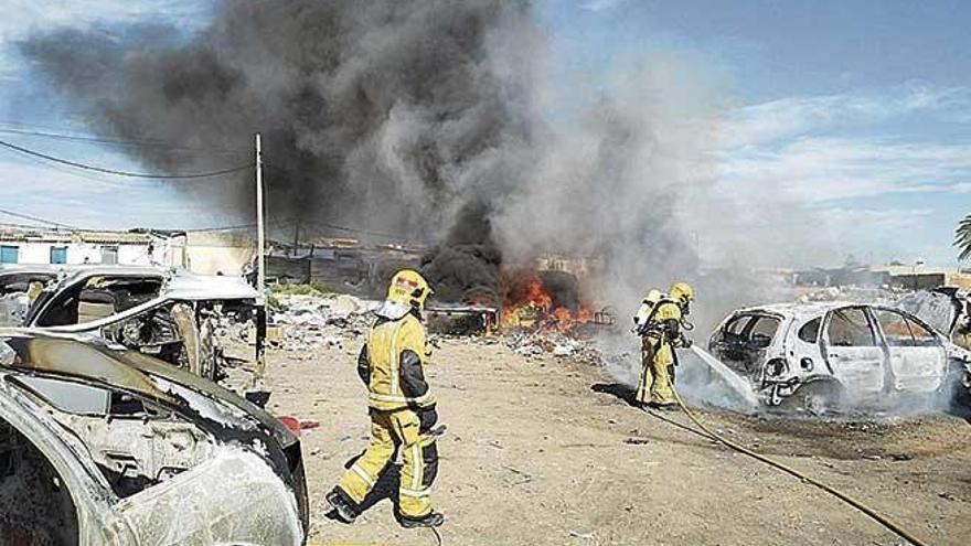 Bombers de Palma actuarón en un incendio de basura en Son Banya