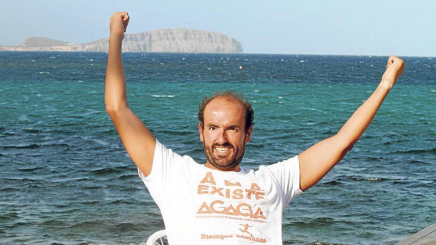 Jaime Caballero tras su intento frustrado de cruzar nadando entre Ibiza y Jávea el año pasado.