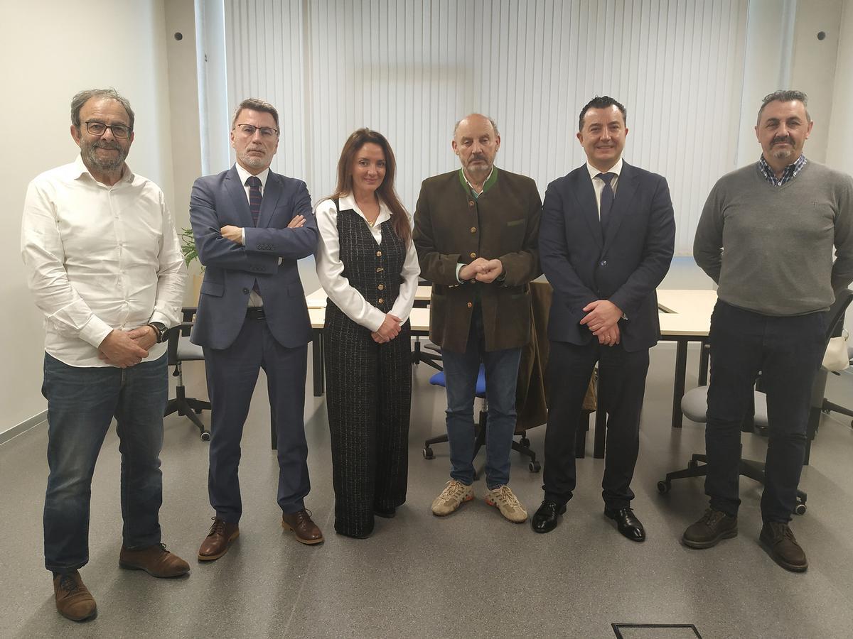 Firma del convenio entre la Asociación Área Empresarial do Tambre y Banco Sabadell