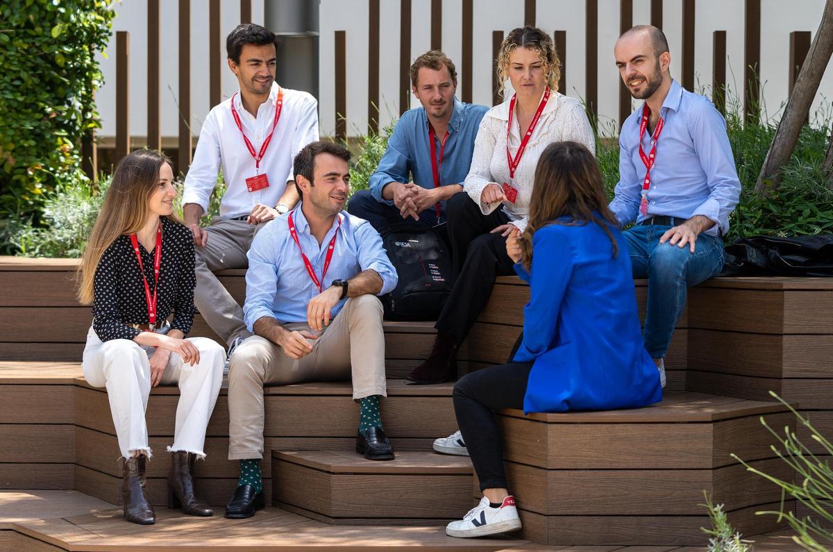 IESE apuesta por formar líderes auténticos capaces de transformar organizaciones y sociedades desde la empatía, la ética y la visión global. IESE apuesta por formar líderes auténticos capaces de transformar organizaciones y sociedades desde la empatía, la ética y la visión global.