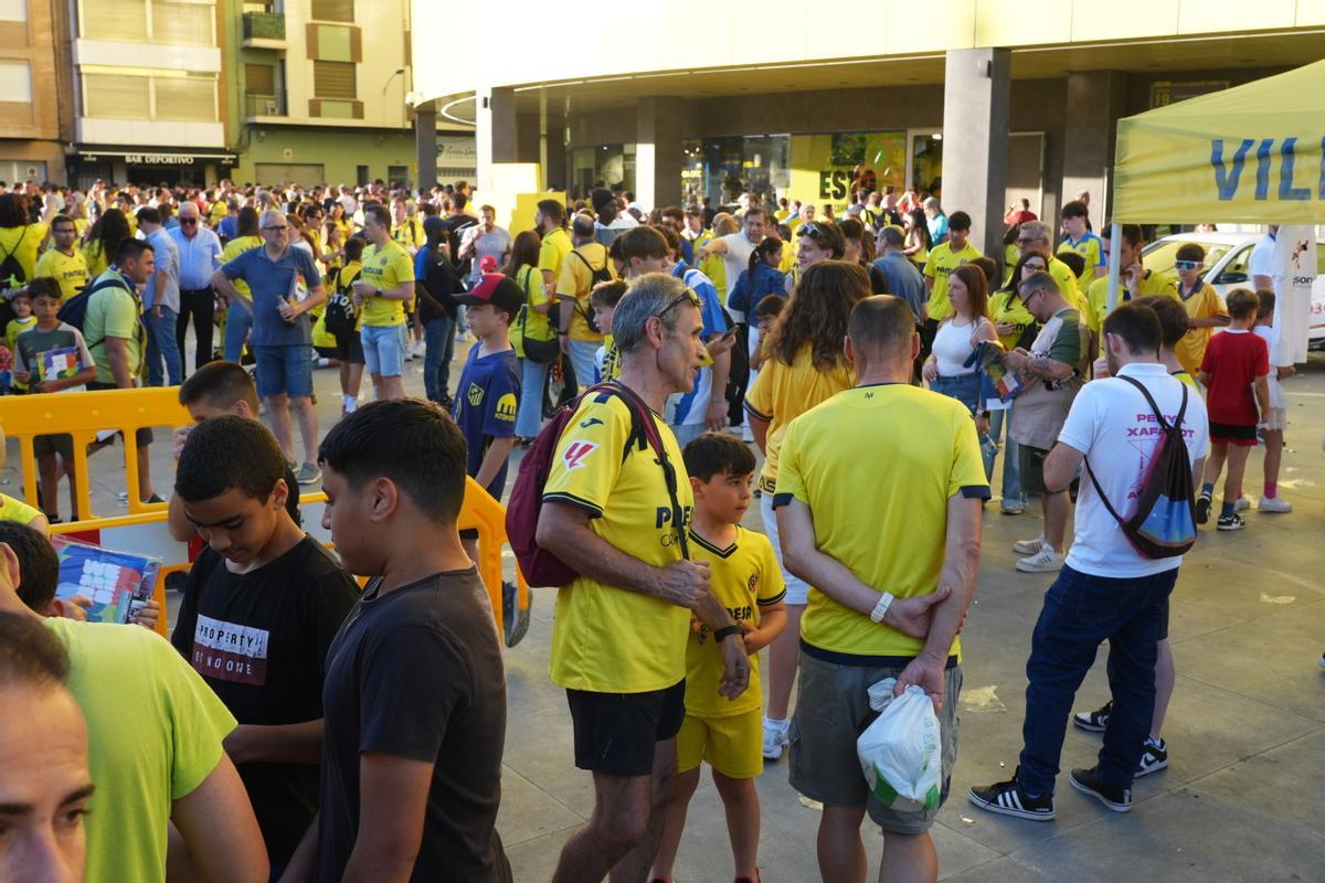 Galería: El homenaje a Marcelino protagonista de la previa del Villarreal-Atlético de Madrid