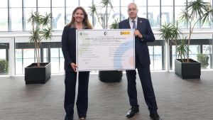 Pere Navarro, delegat especial de lEstat en el Consorci de la Zona Franca de Barcelona, i Blanca Sorigué, directora general del CZFB