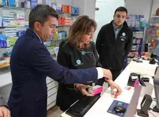 Mazón: “La Comunidad es la primera en sustituir el cupón precinto de los medicamentos por un código digital"